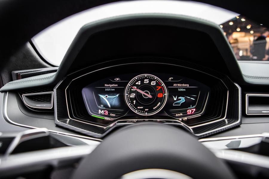 Панель приборов Audi Sport Quattro LaserLight Concept 2014 года  (фото 16 из 19)